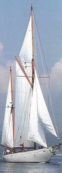 Cynara sailing yacht, Japan